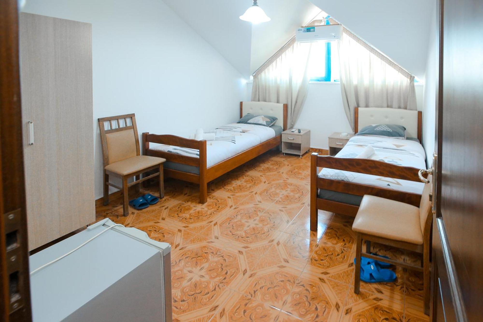 Ambasador Hotel Bahçallëk